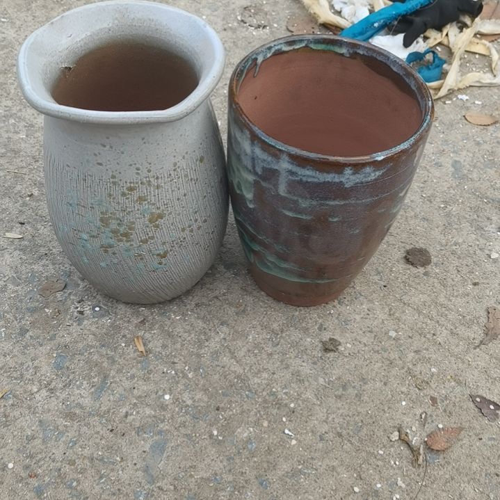 红陶瑕疵两个盆子
