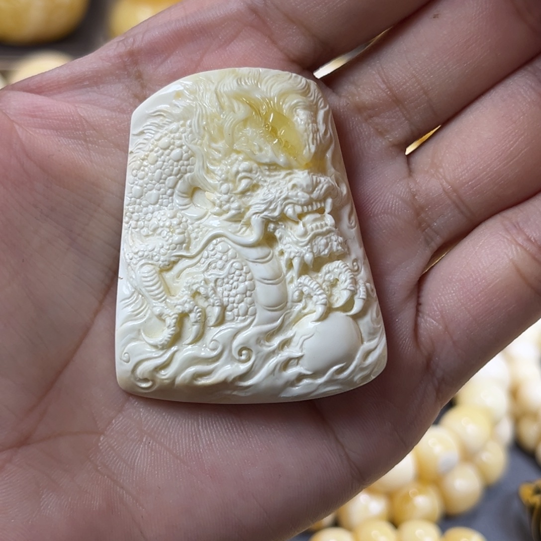 手串琥珀未镶嵌龙牌