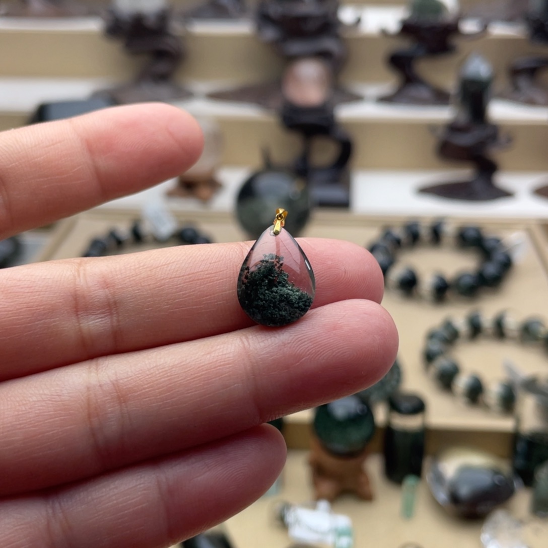 18K金镶嵌水晶吊坠(不含链)