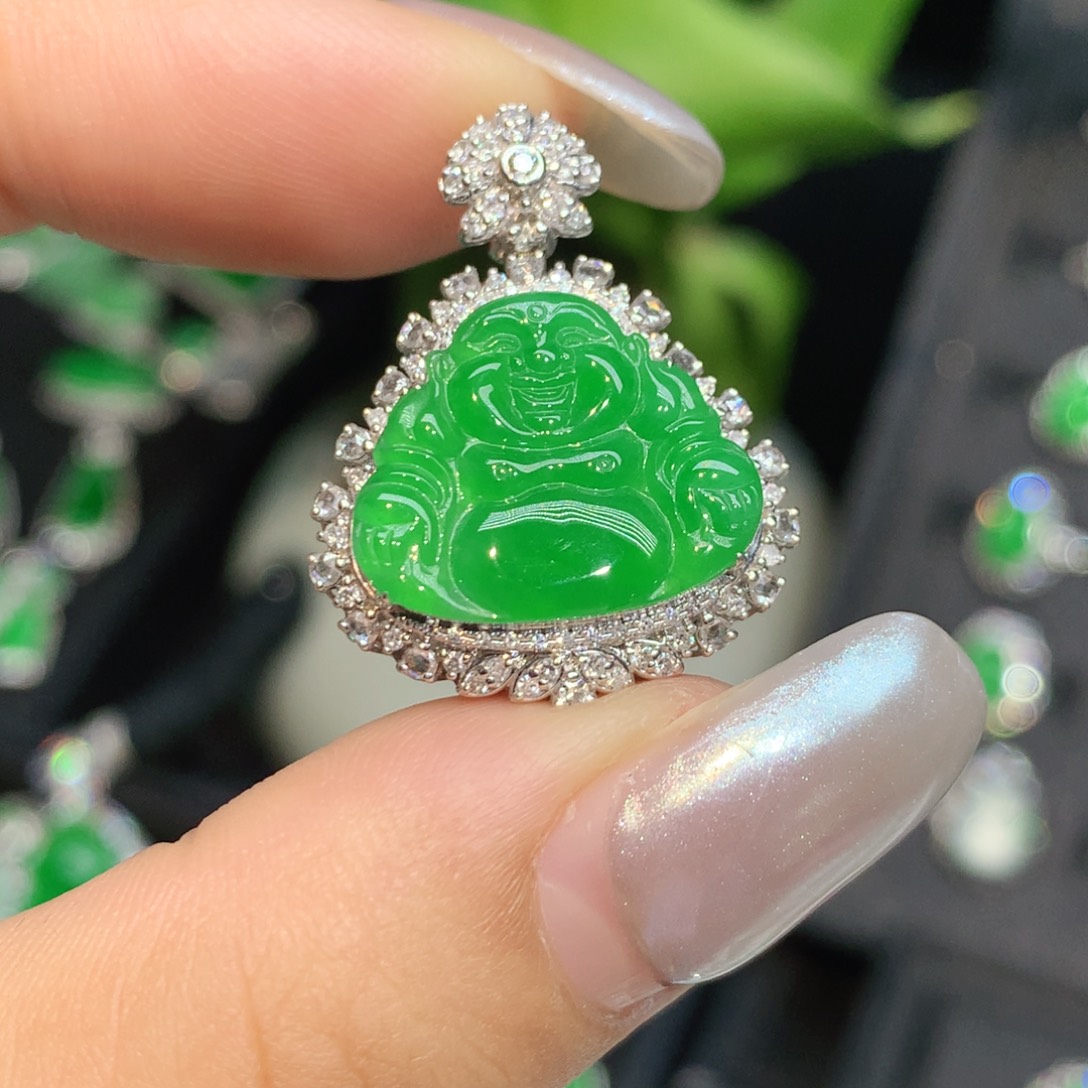 翡翠18K金镶嵌颈饰