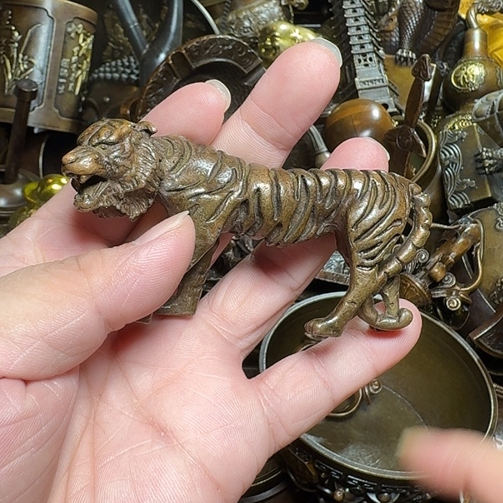铜器摆件收收藏藏