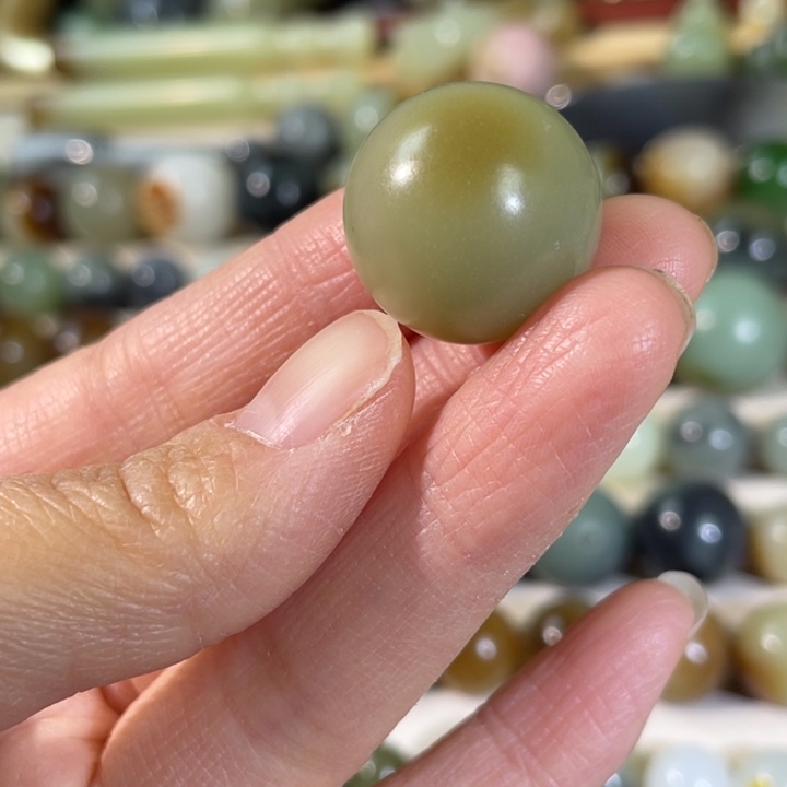 和田玉（糖玉）未镶嵌珠宝半成品