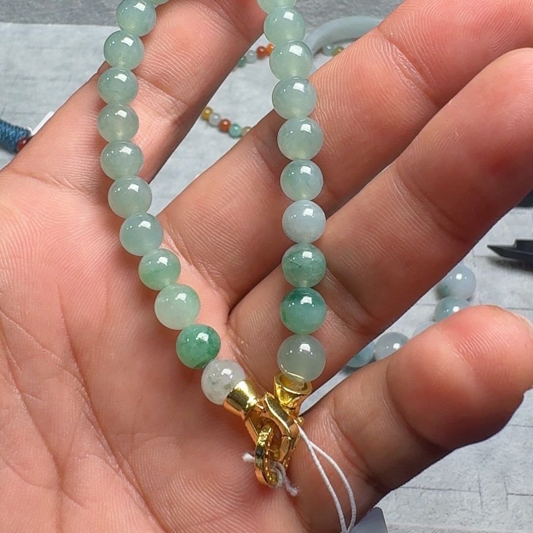 定制翡翠未镶嵌手串