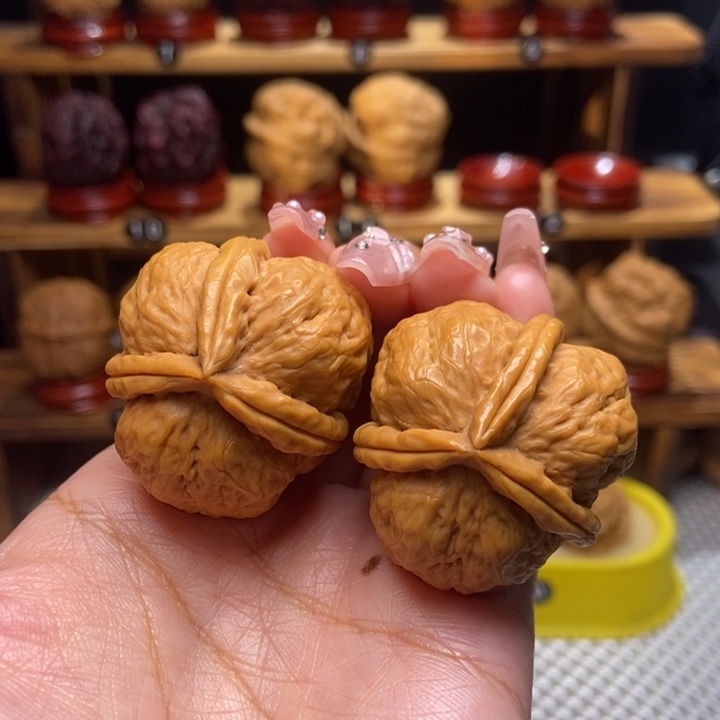 文玩核桃吊坠白羊14