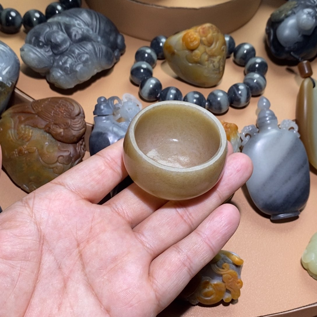 未镶嵌和田玉摆件