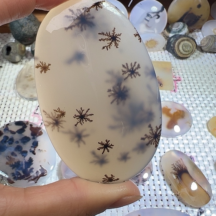 玛瑙/玉髓未镶嵌颈饰