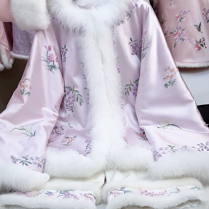 织绣真丝紫色 紫藤花棉服