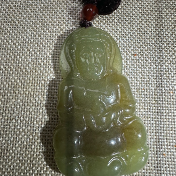 和田玉吊坠观音，一物一拍
