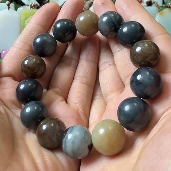 和田玉未镶嵌颈饰卡16楼兰