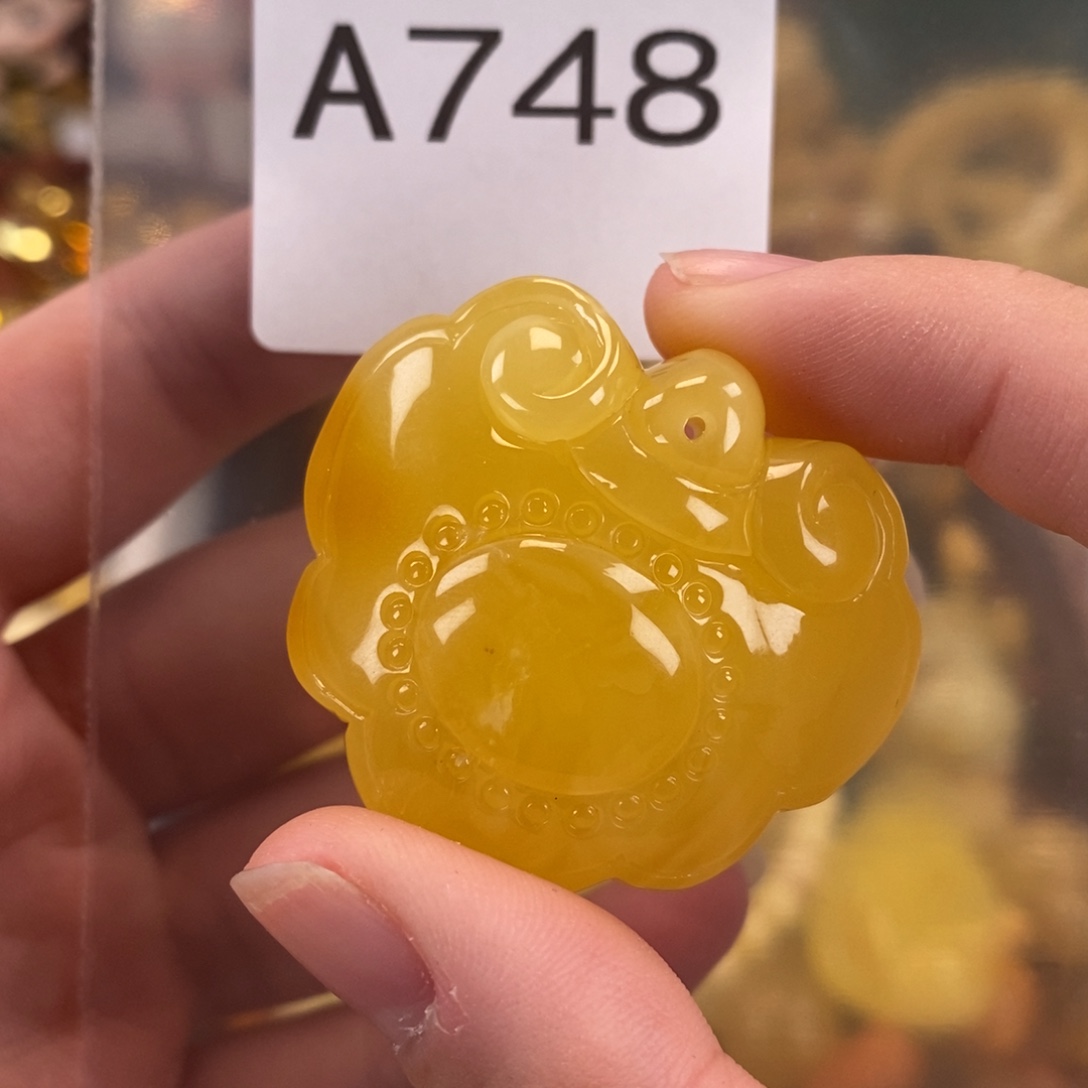 未镶嵌琥珀珠宝奇石