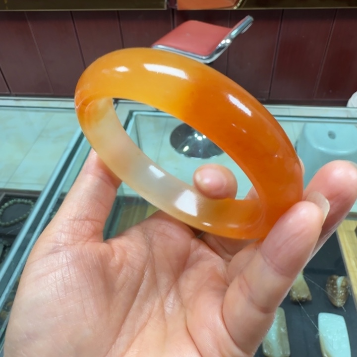 无***聊石英质玉（金丝玉）未镶嵌颈饰