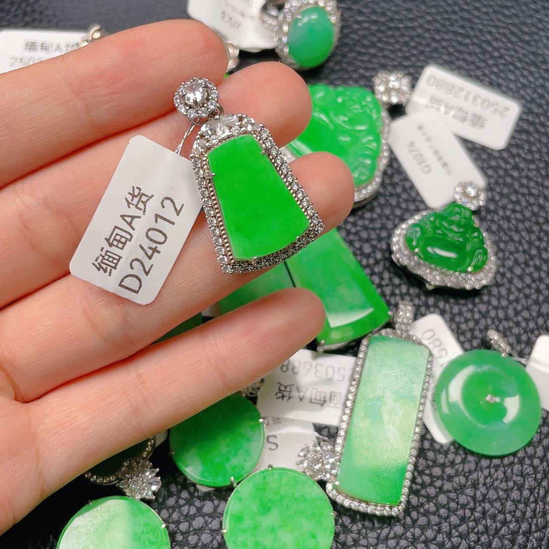 【闪购商品】翡翠吊坠(不含链)银S925镶嵌