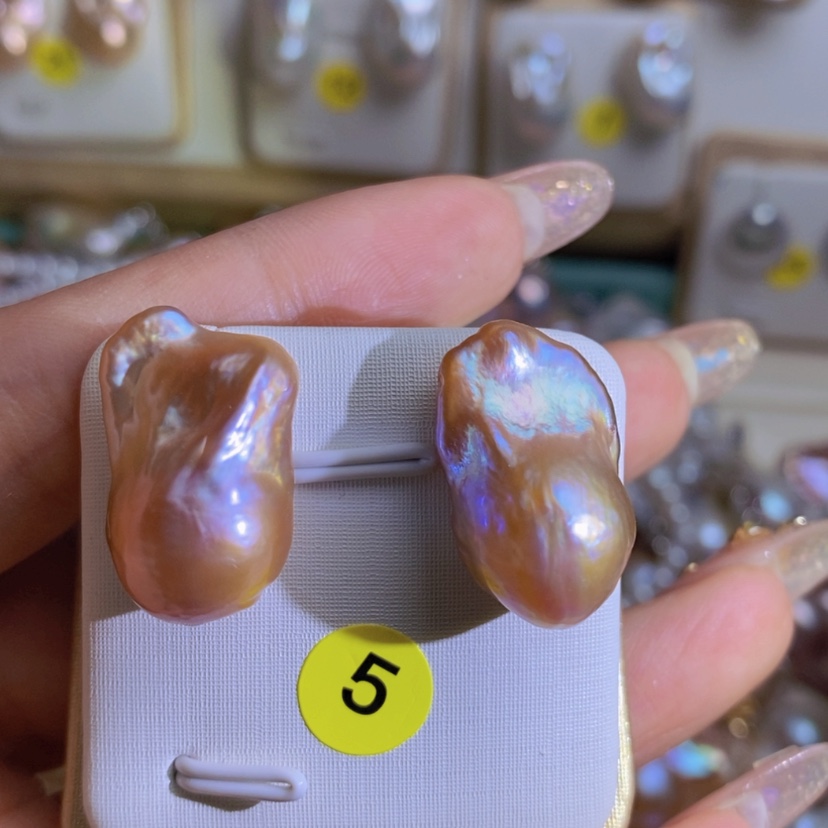 【闪购商品】淡水珍珠天然淡水珍珠（微瑕）合金释*