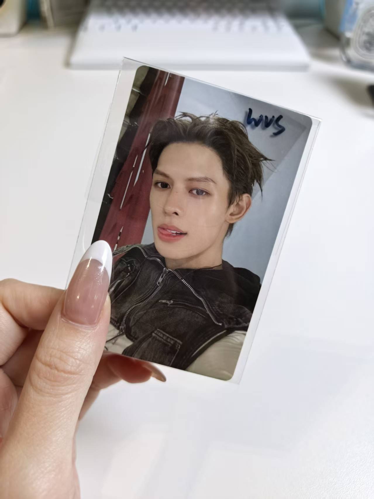 wvs凡和yzy1.0凡直拍（已看对光，默认拍下不退不换）