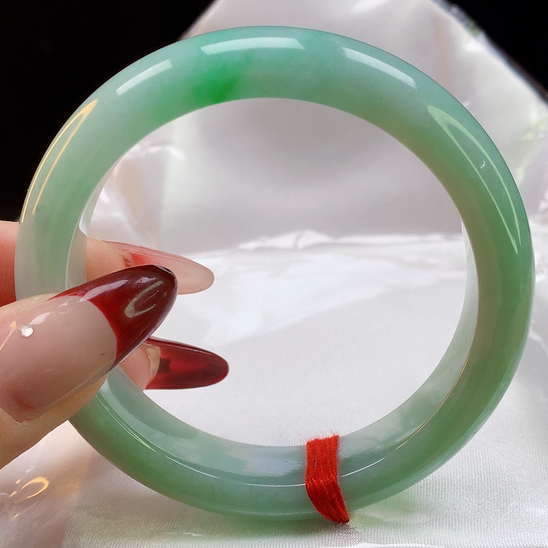 翡翠手镯未镶嵌天然翡翠8334