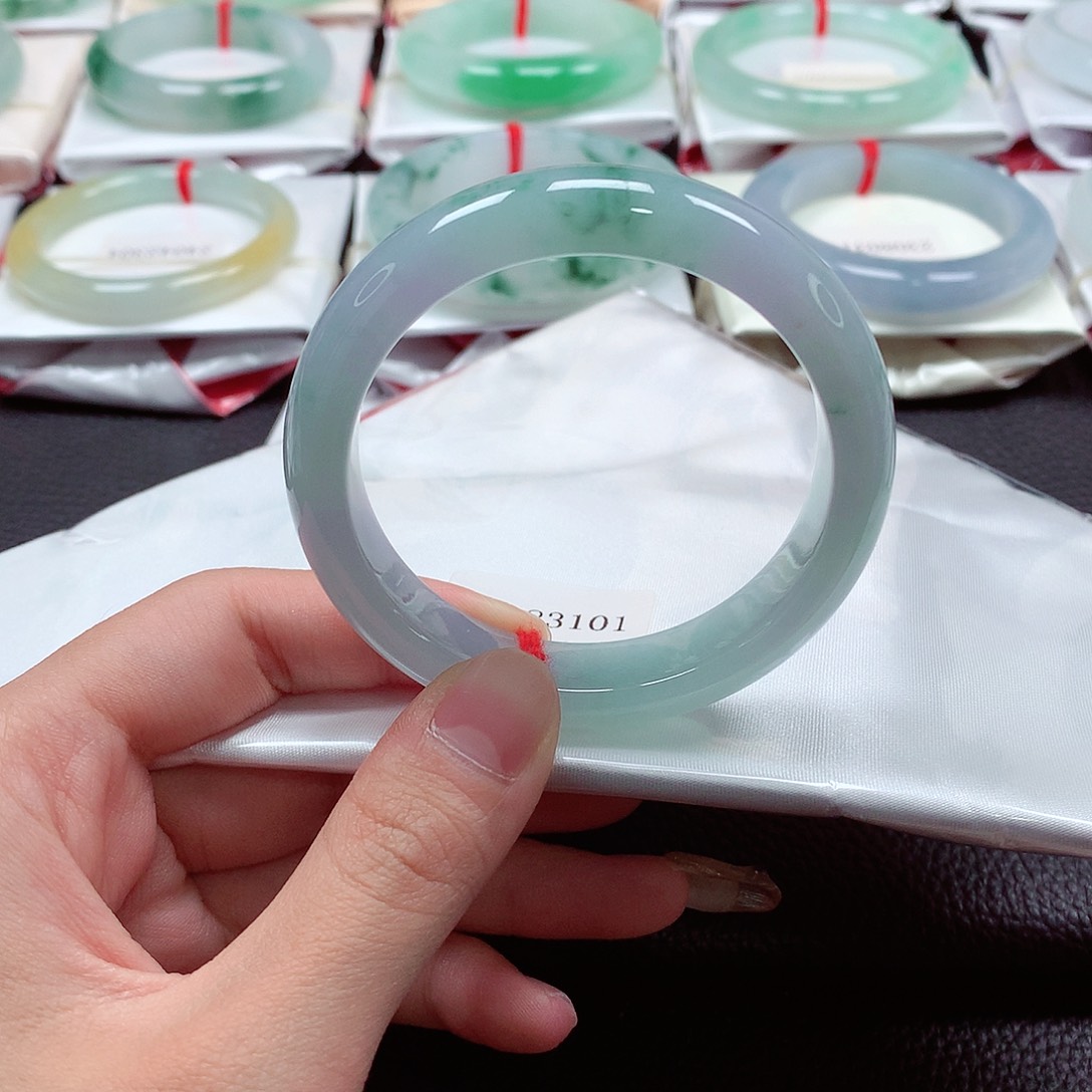 翡翠手镯未镶嵌天然a货翡翠53春彩飘花