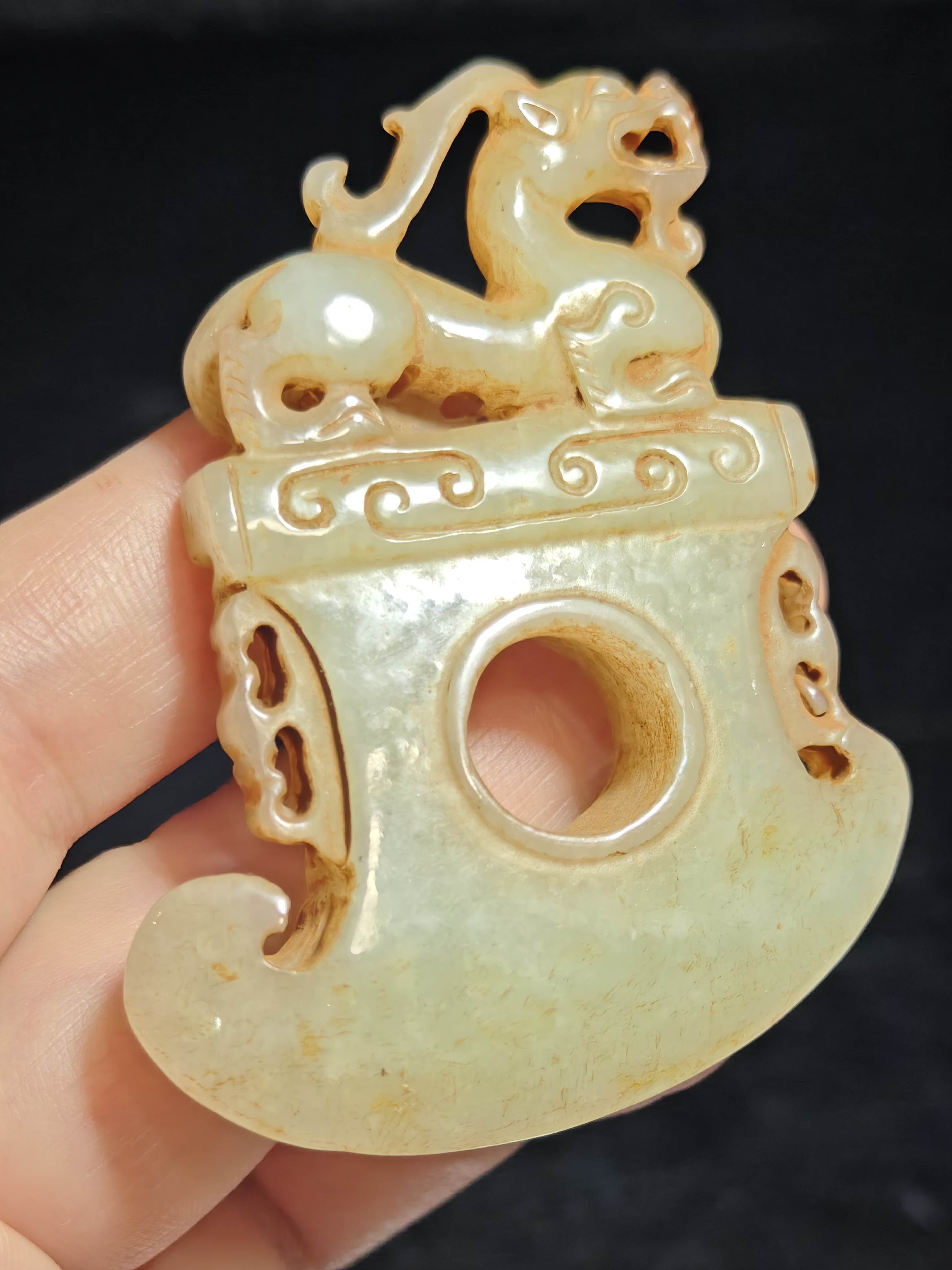   和田玉   府上有龙玉牌