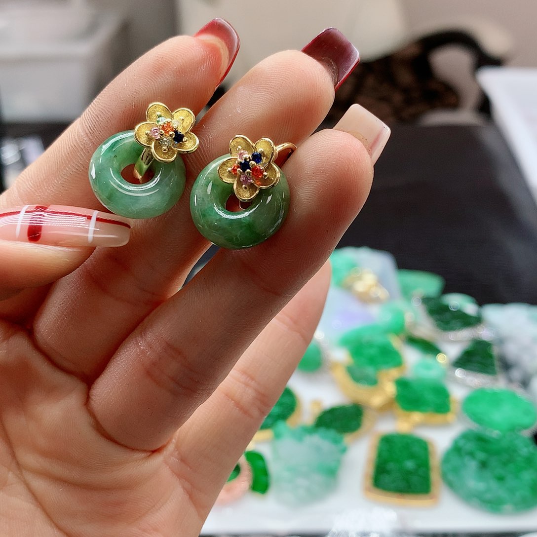 【闪购商品】翡翠耳饰未镶嵌，