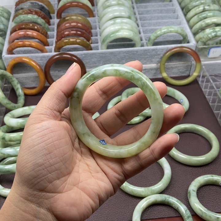 蛇纹石玉手镯未镶嵌L****