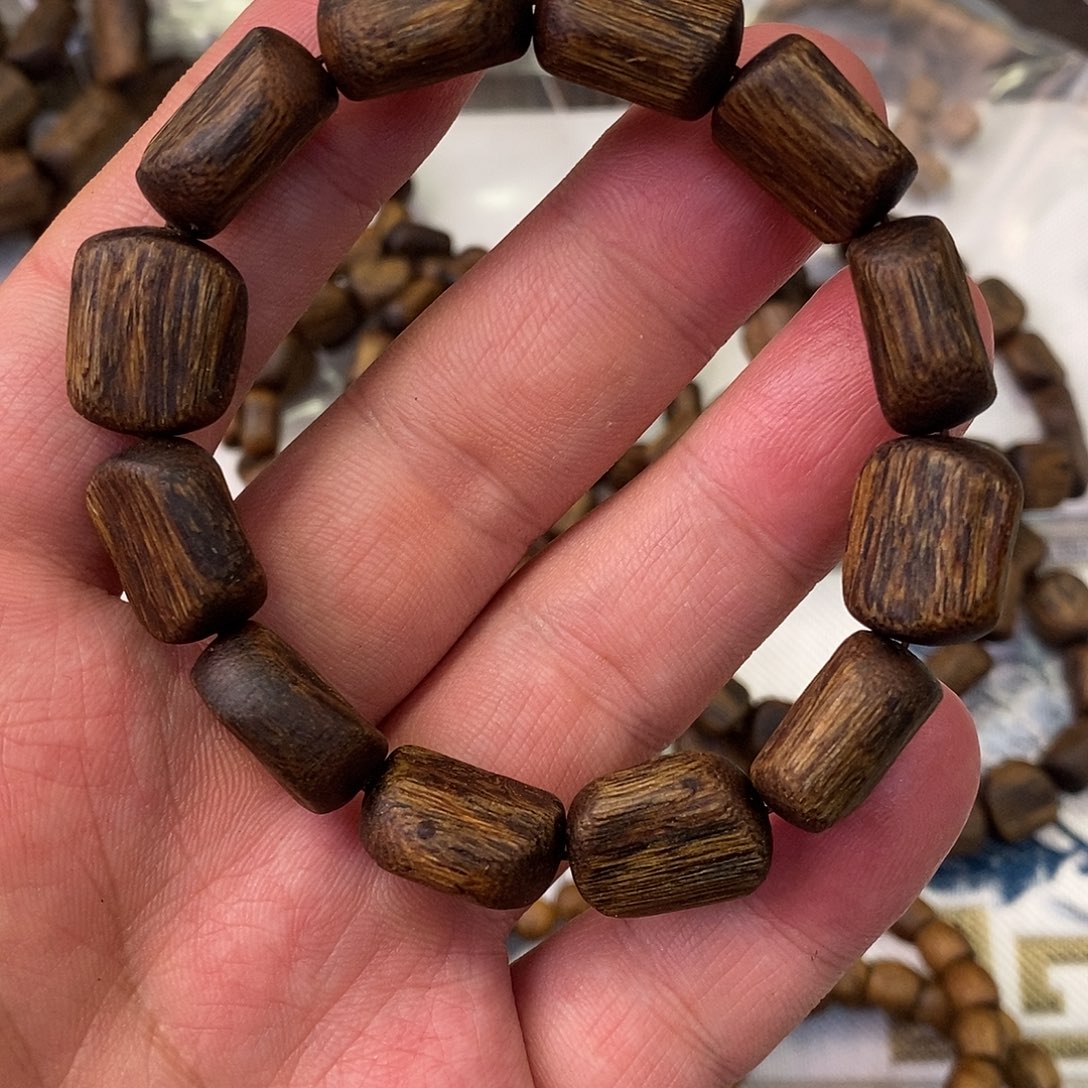 沉香手串故****说14.8g 海南种植棋楠随型
