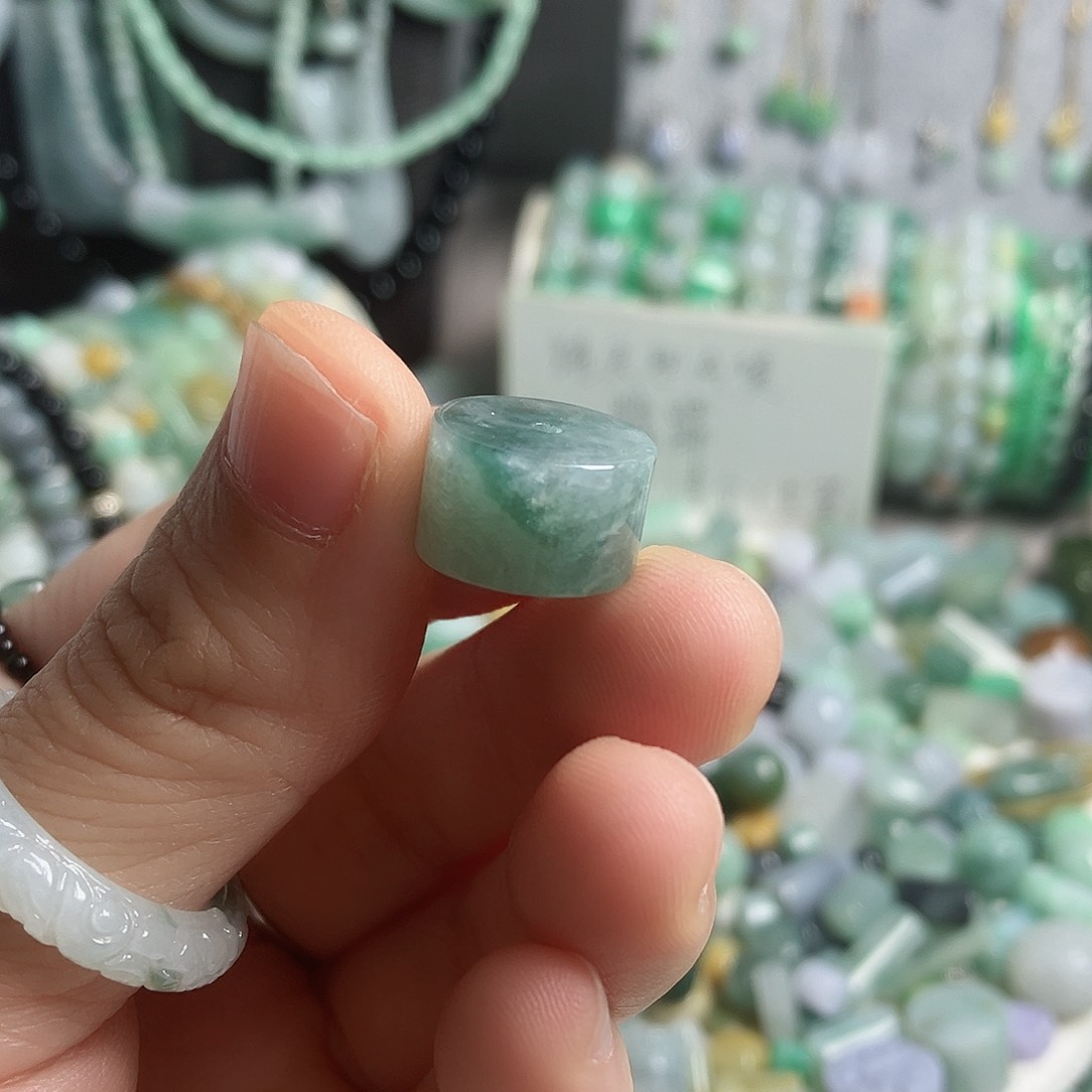 翡翠颈饰未镶嵌卡13.8