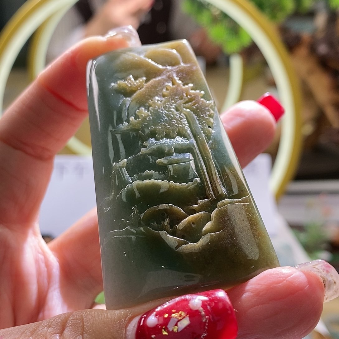 【闪购商品】翡翠颈饰未镶嵌山水