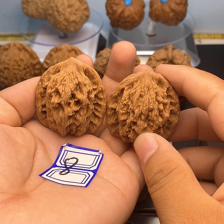 文玩核桃把件38虎头