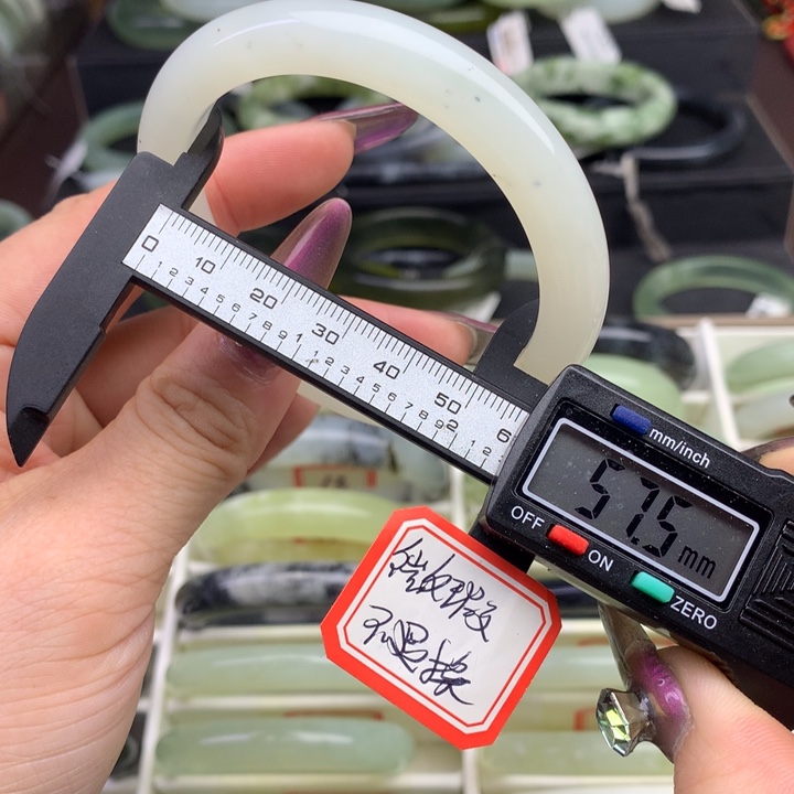 蛇纹石玉手镯未镶嵌8