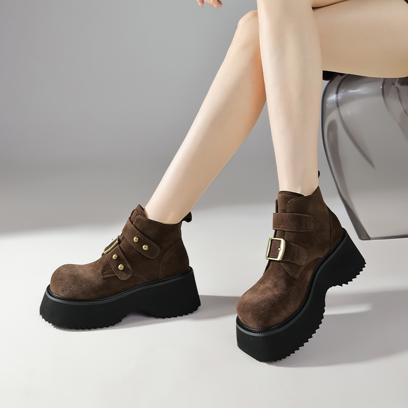 卡美多/2025秋冬季舒适英伦风厚底休闲牛猄短靴