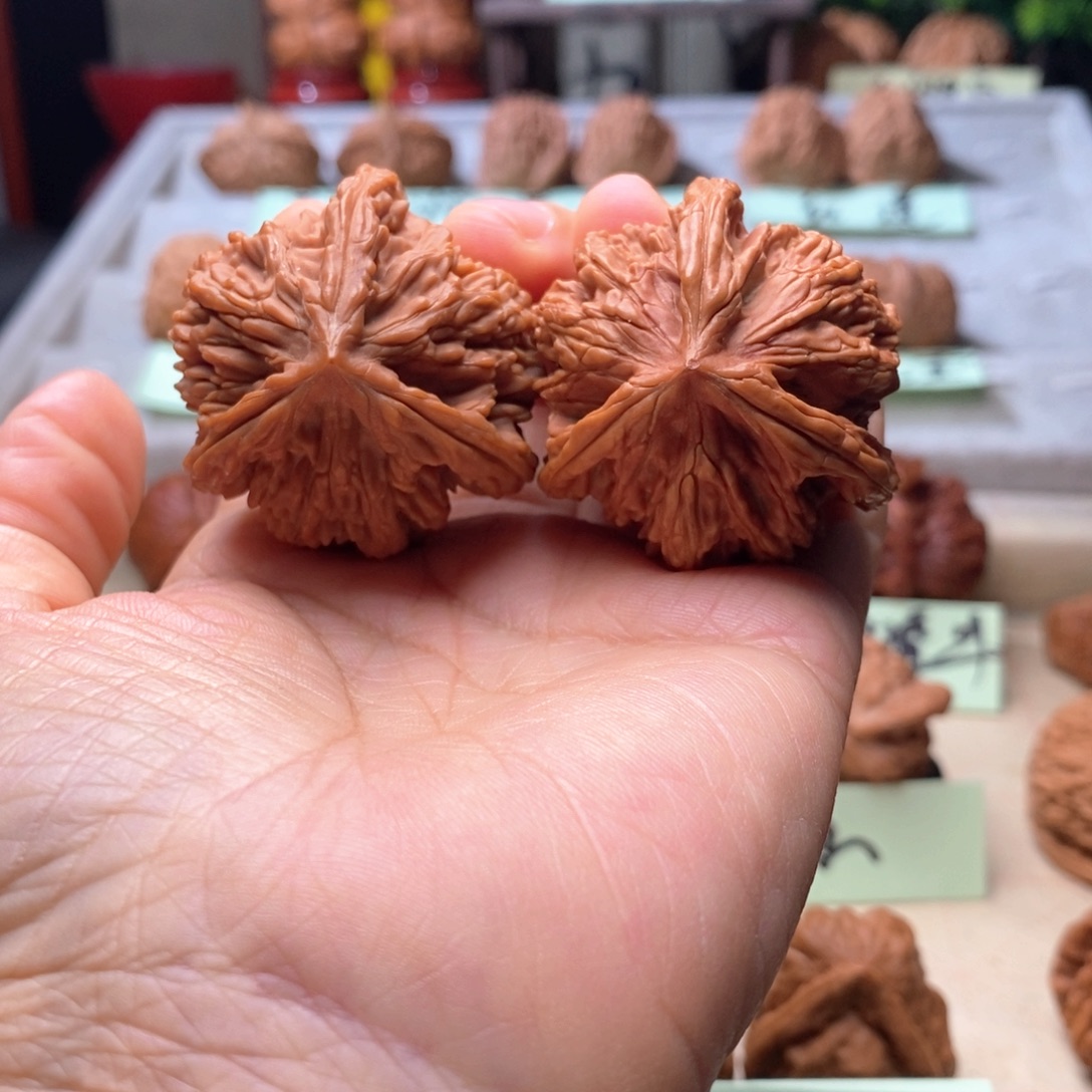 聂***风把件文玩核桃麦虎奔