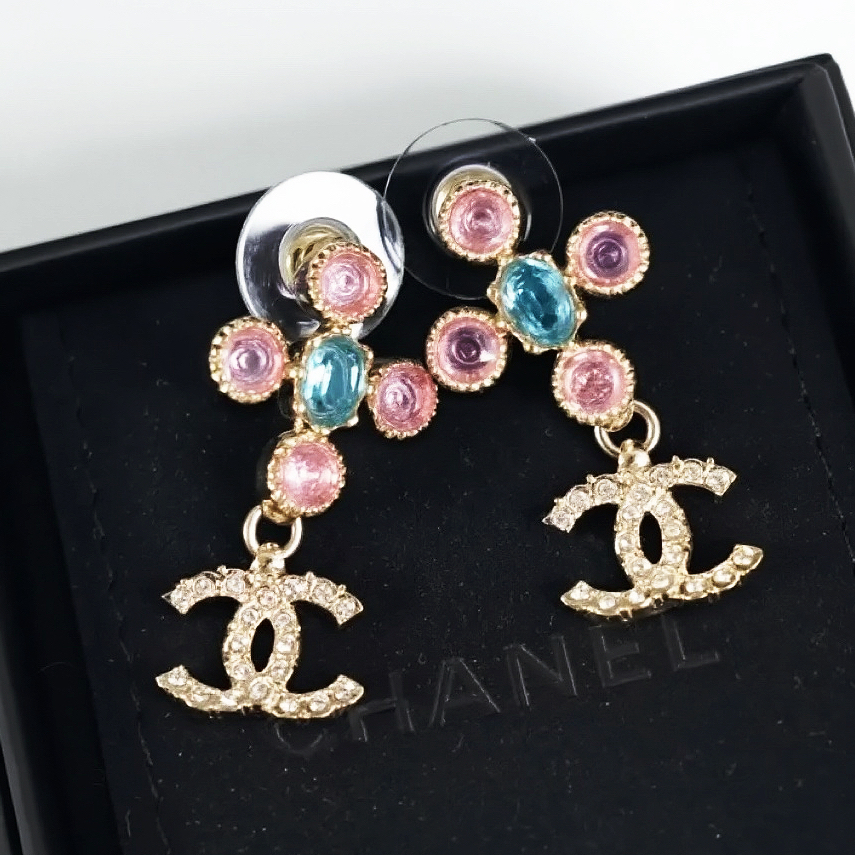 Chanel 粉蓝色十字闪钻耳钉
