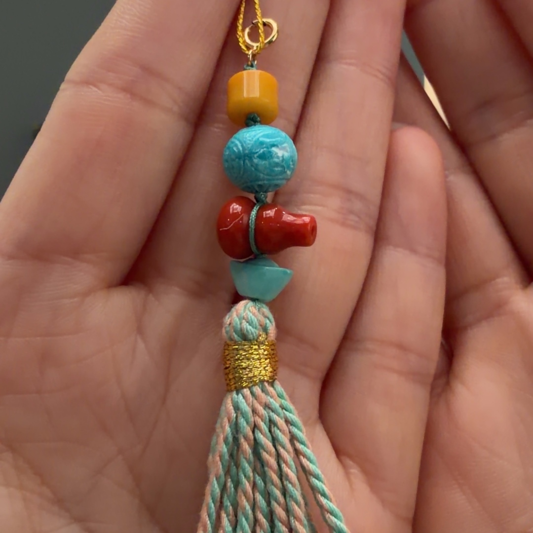 绿松石未镶嵌颈饰