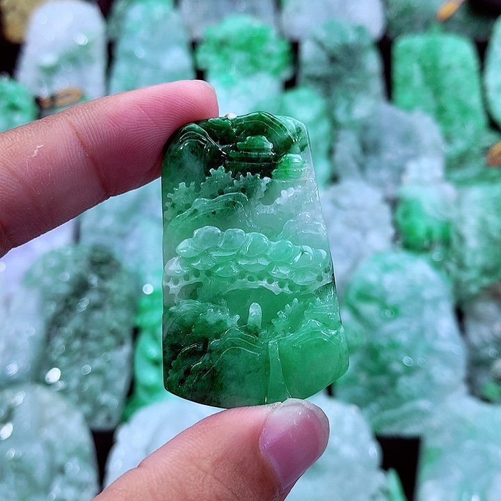 吊坠(不含链)未镶嵌翡翠