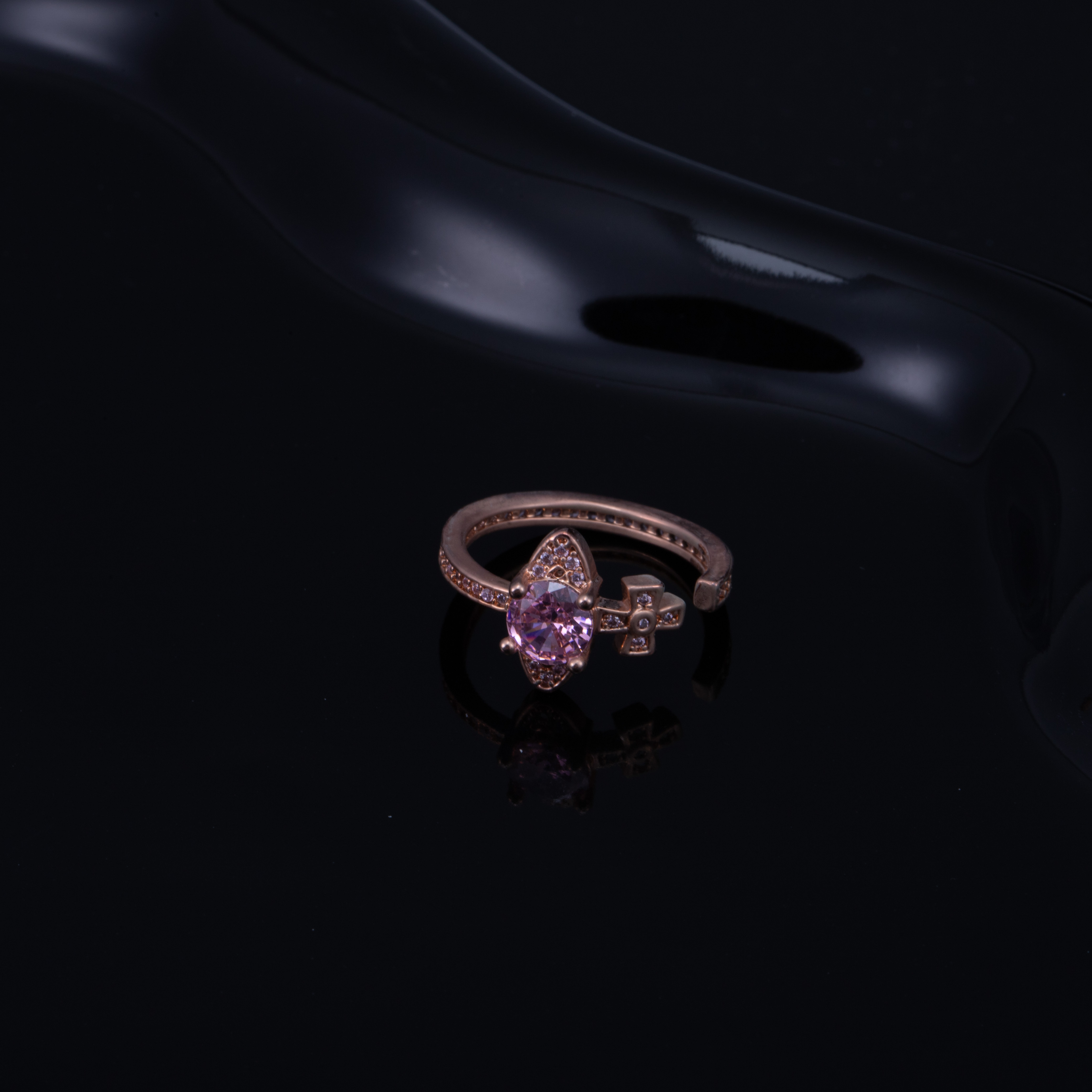 铜合金锆石戒指 【清孤直播间】时尚气质 经典女王A013快乐星球