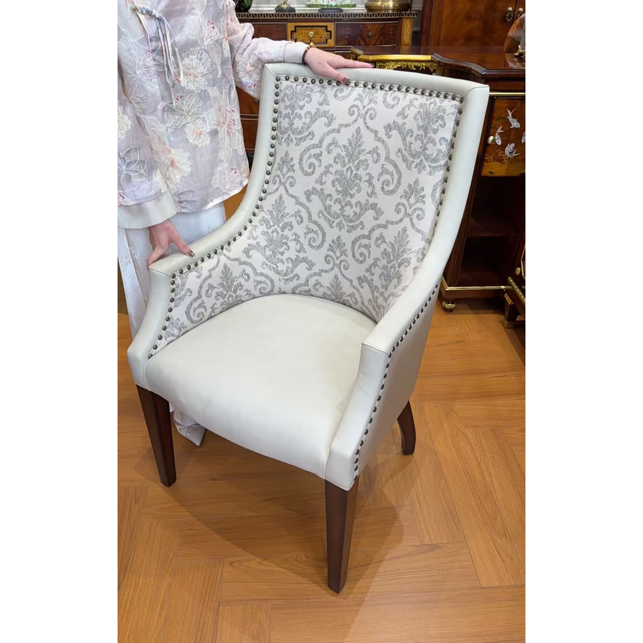 百瑞新法式实木高靠背休闲椅BRX99731-9999清