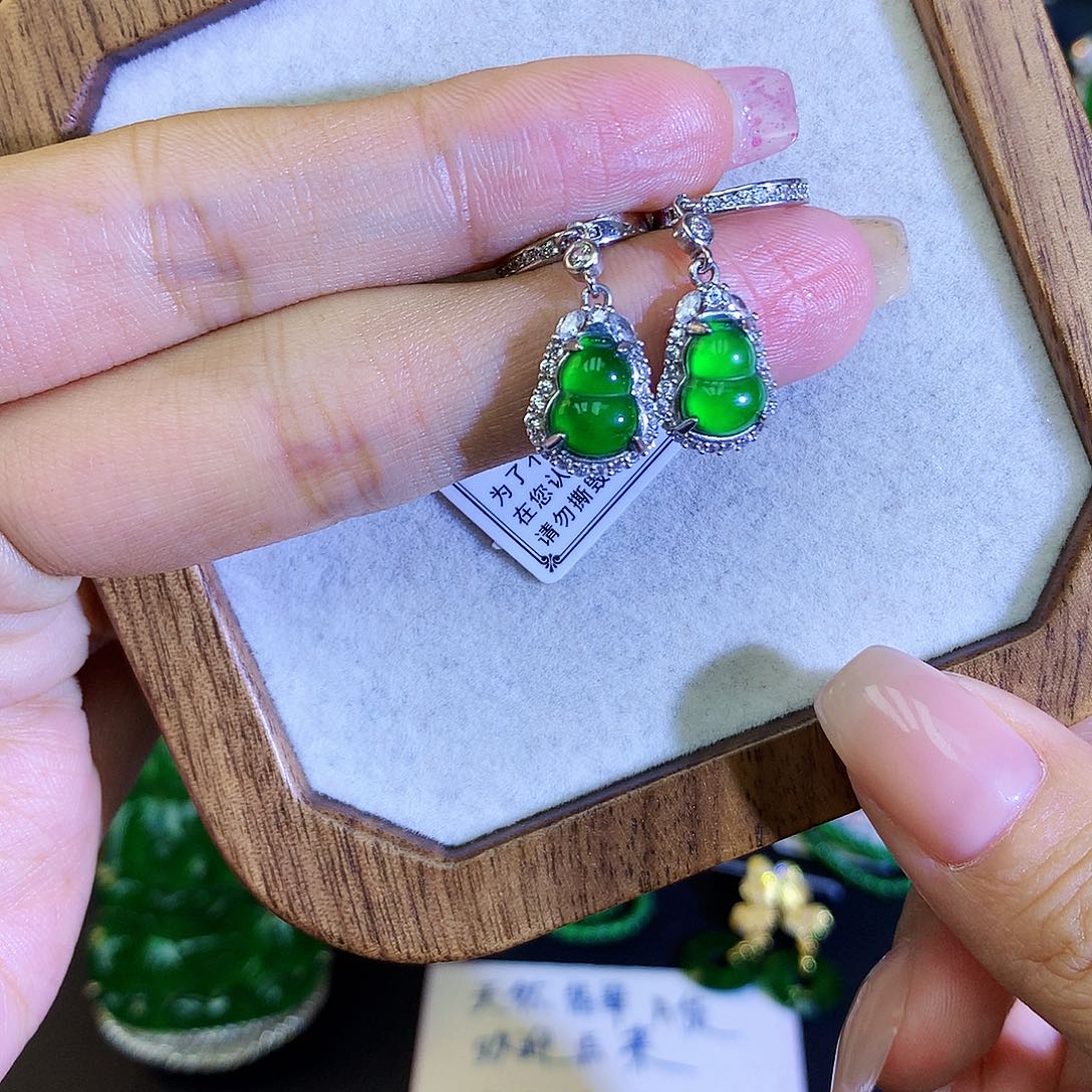 翡翠耳饰银S925镶嵌天然翡翠葫芦耳包