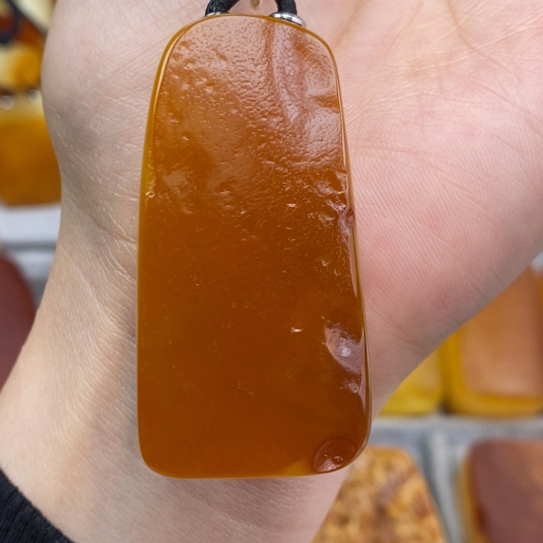 琥珀吊坠(赠链)未镶嵌