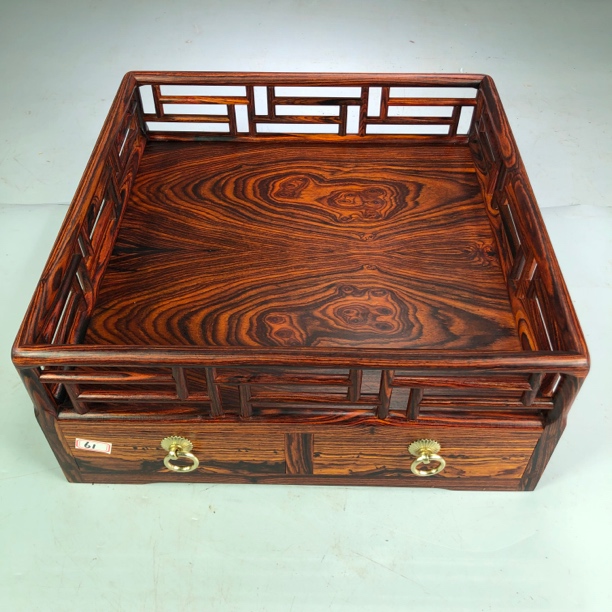 王世襄款都城纹盘 35×35×15，文房必备收纳器具