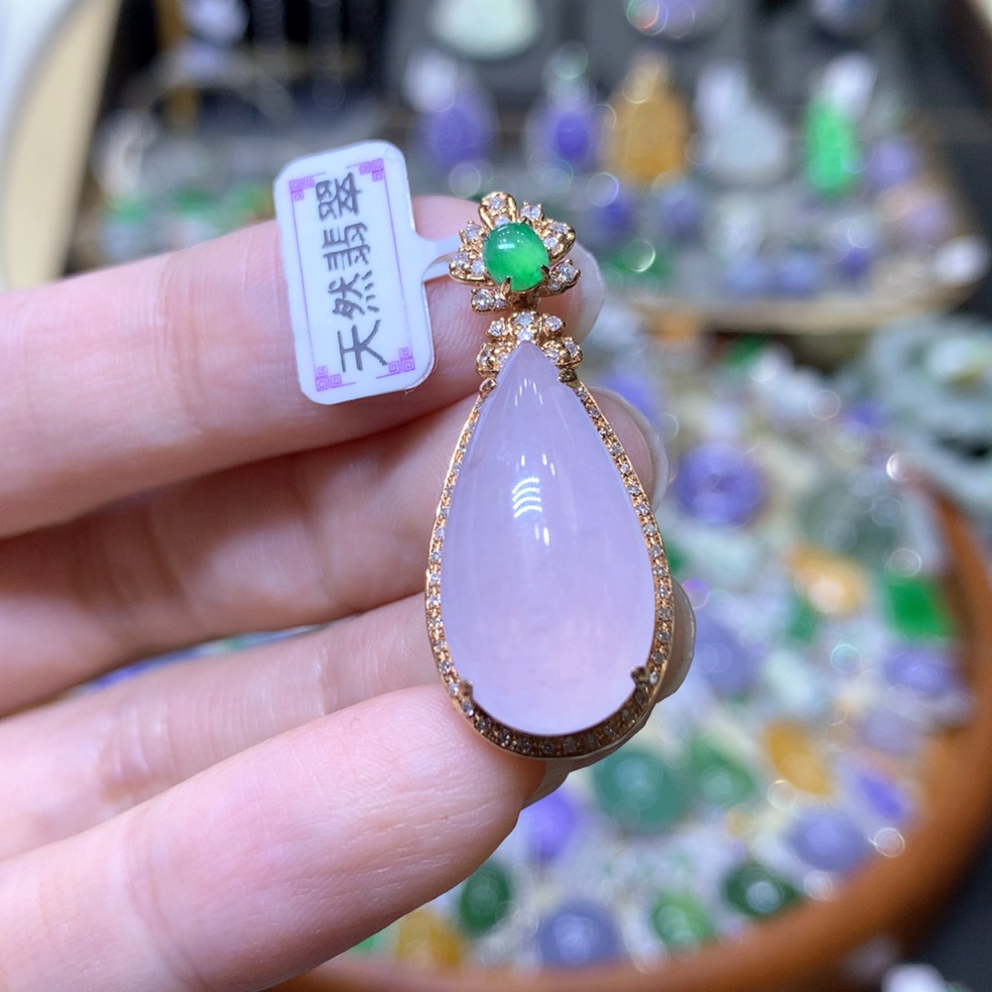 【闪购商品】翡翠颈饰18K金镶嵌翡翠吊坠项链