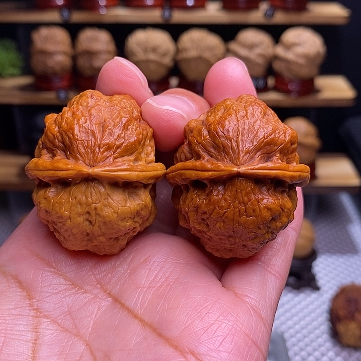 文玩核桃吊坠$**陈饕餮修尖50