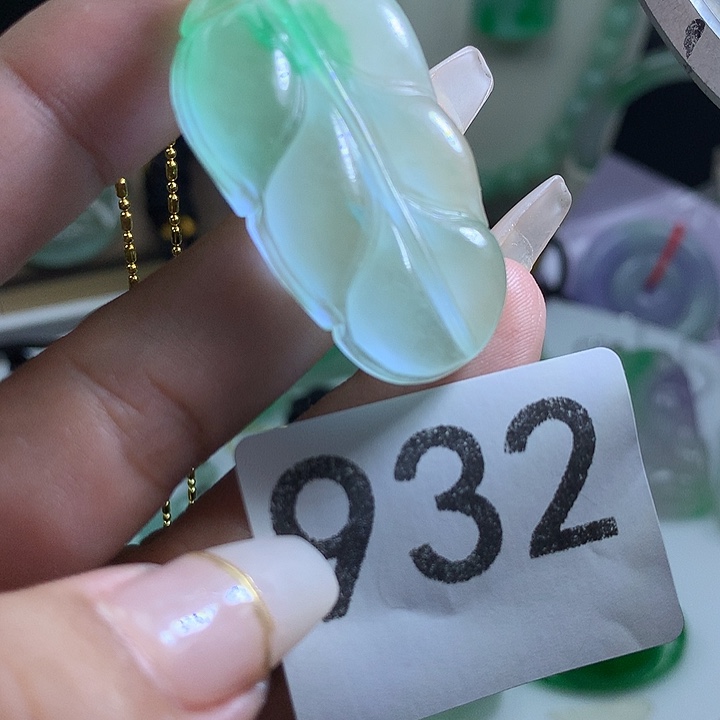 翡翠未镶嵌吊坠(赠链)翡翠