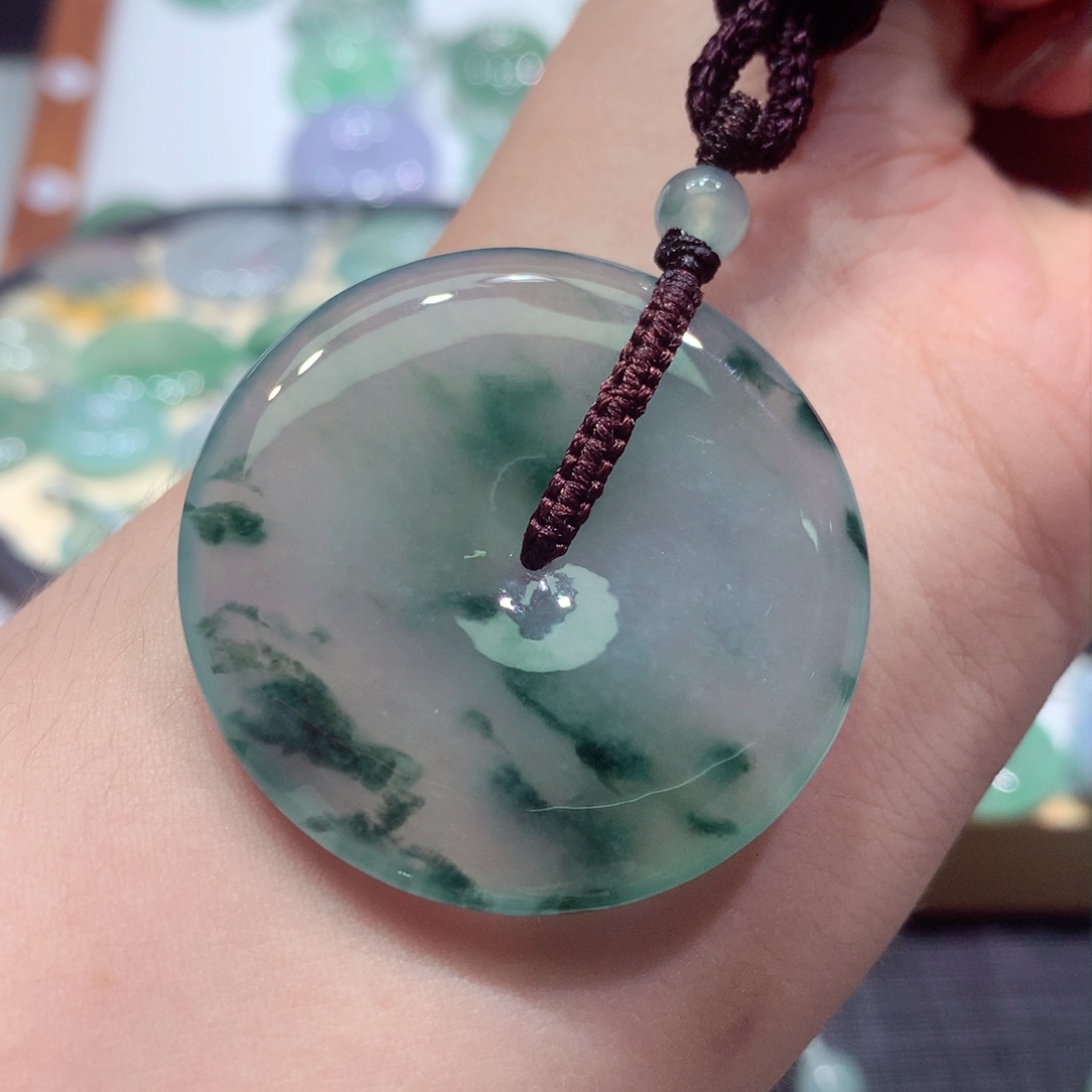 翡翠未镶嵌颈饰果*爸