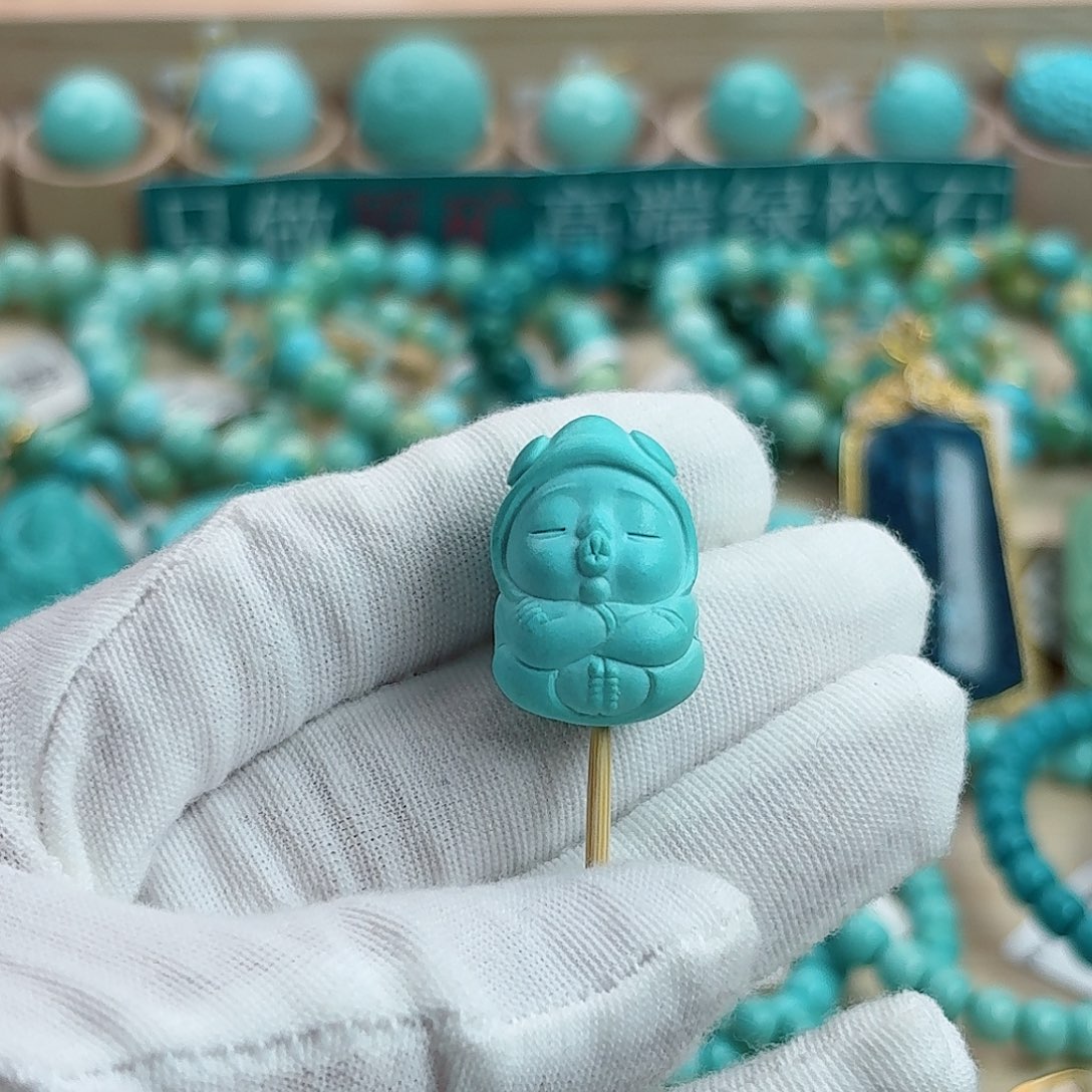 绿松石未镶嵌珠宝奇石