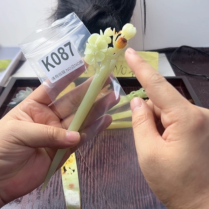 蛇纹石玉发饰合金允*