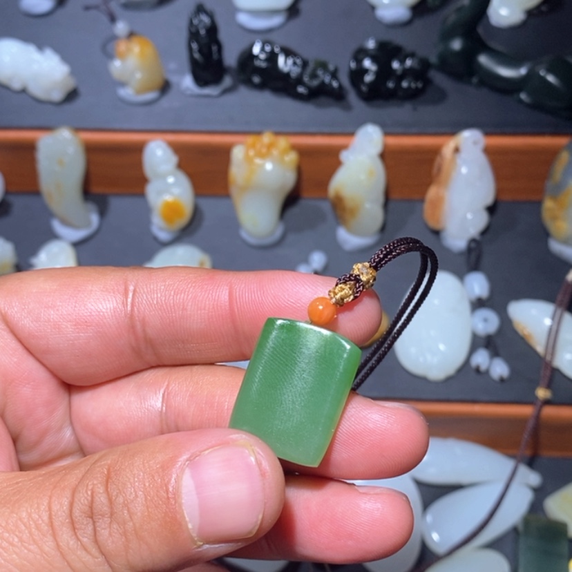 【闪购商品】和田玉和田玉：碧玉小配饰.颜色亮气未镶嵌r****?