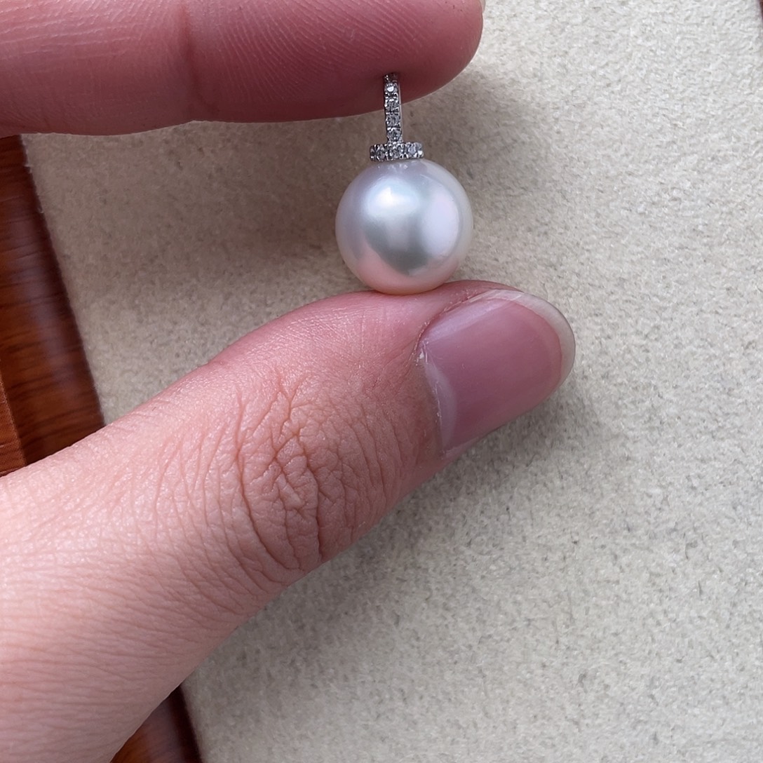 18K金镶嵌吊坠(不含链)海水珍珠