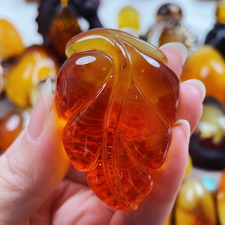 琥珀颈饰未镶嵌吊坠