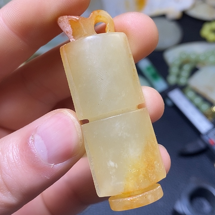 颈饰未镶嵌和田玉（糖玉）