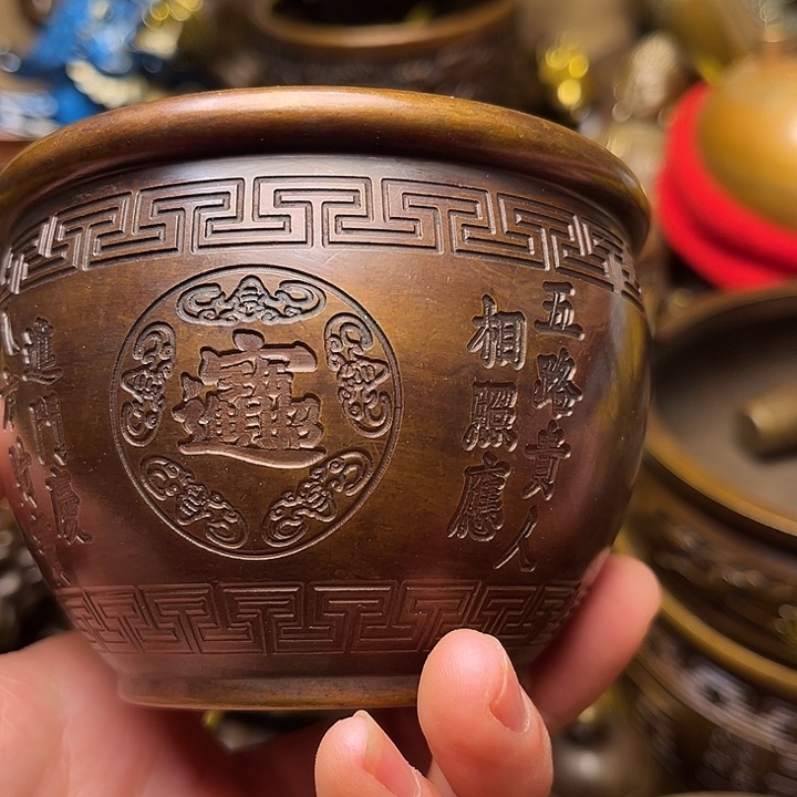 精美铜器批发档口