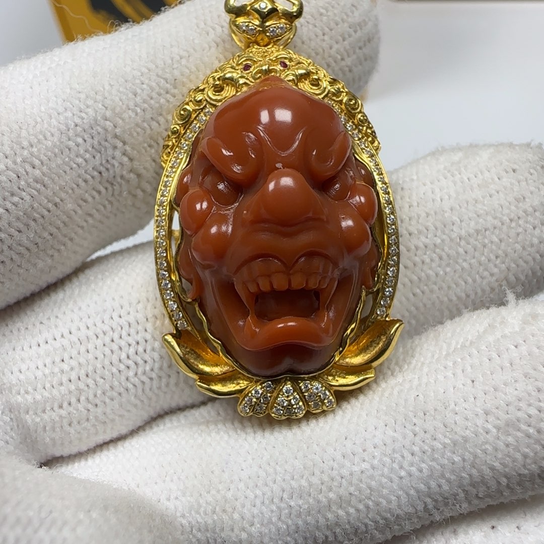 南红玛瑙18K金镶嵌颈饰原矿南红吊坠一个